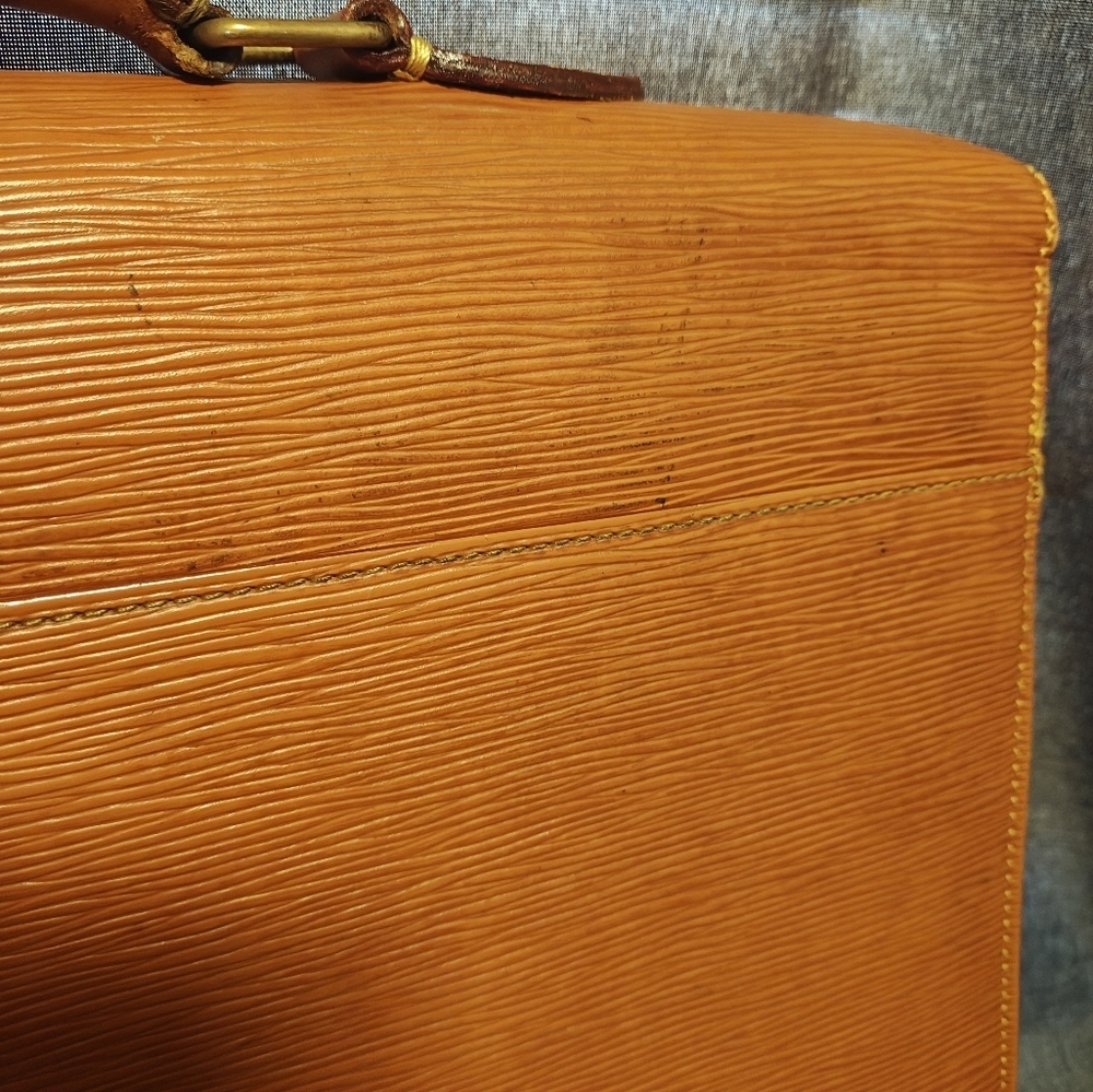 Louis Vuitton Serviette Ambassadeur Epi Leather Briefcase - Picture 9 of 16